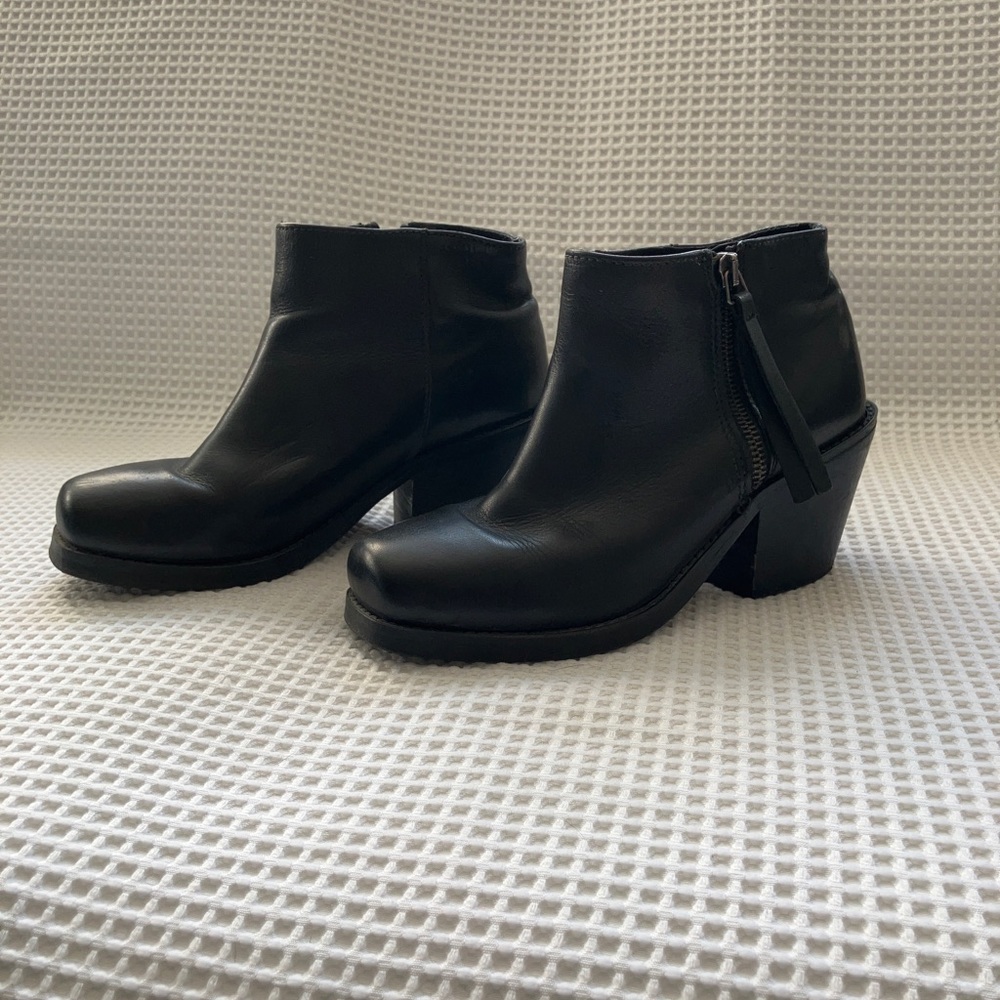 black leather Ankle Boots